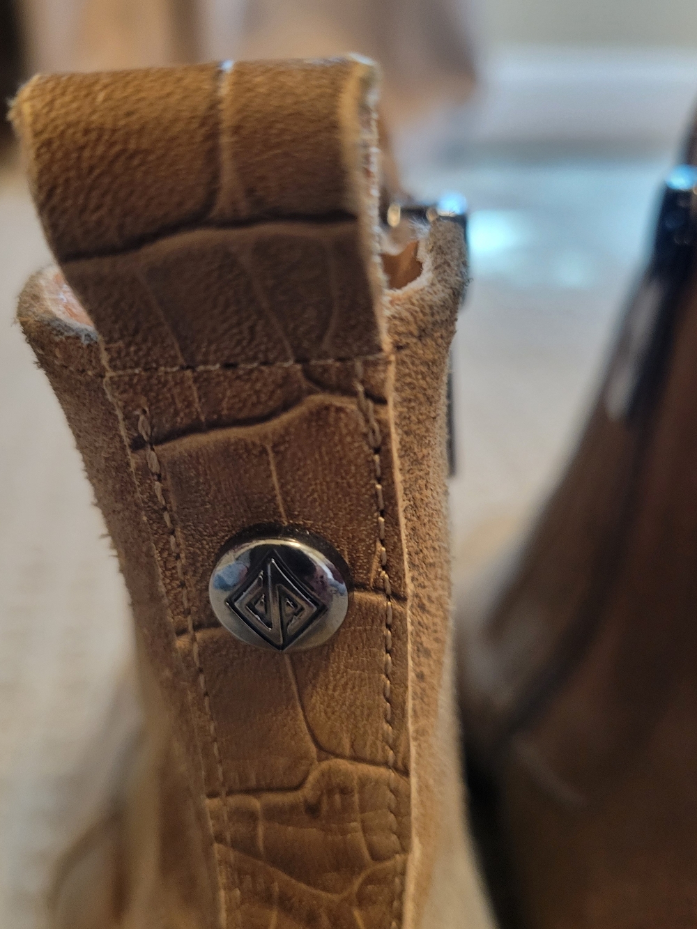 Donald J Pliner Suede Chelsea Boots - Tan - Size 7M Women's - Picture 9 of 11